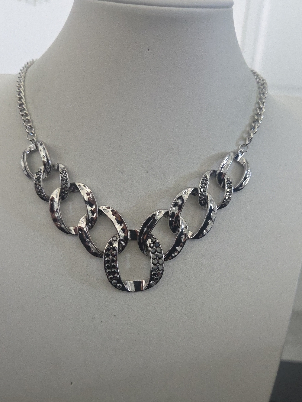 Paparazzi Bombshell Bling Silver Necklace NWT